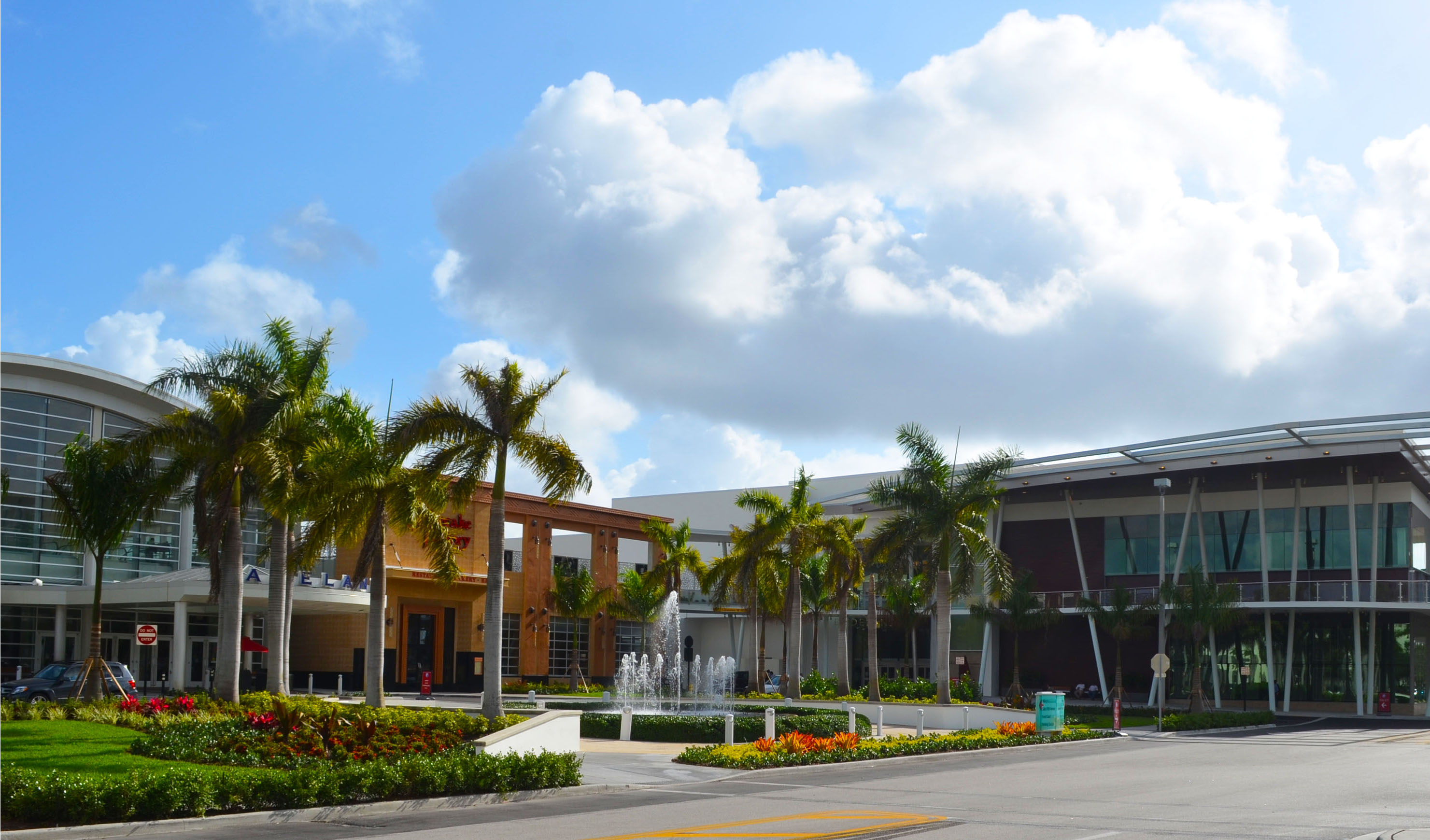 Dadeland Mall is located at N. Kendall Drive in Miami, Florida between the Palmetto Expressway and US 1. For more information on Dadeland Mall, please contact the mall management office at () Location: N Kendall Dr, Miami, , FL.